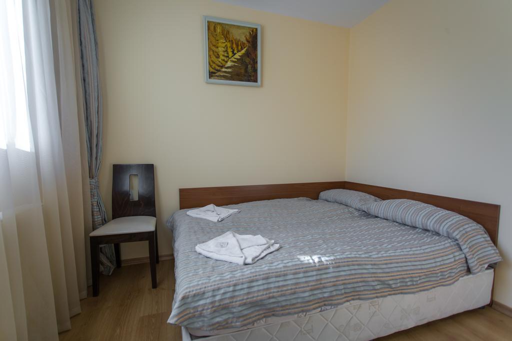 Hera Guest House Chiflik Eksteriør billede