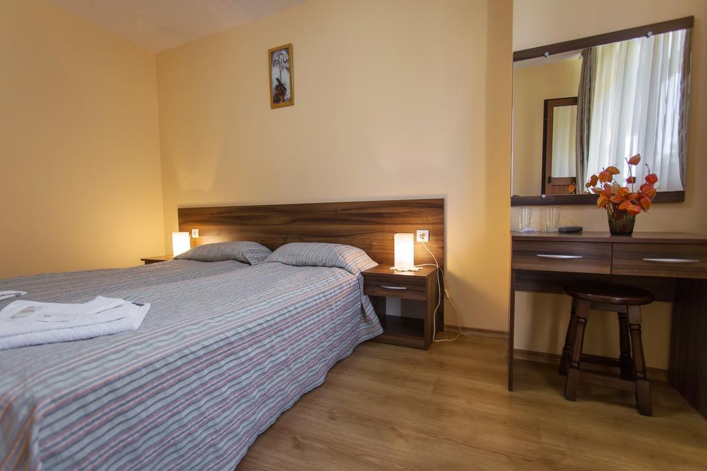Hera Guest House Chiflik Eksteriør billede