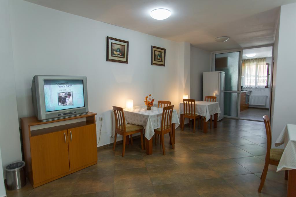 Hera Guest House Chiflik Eksteriør billede