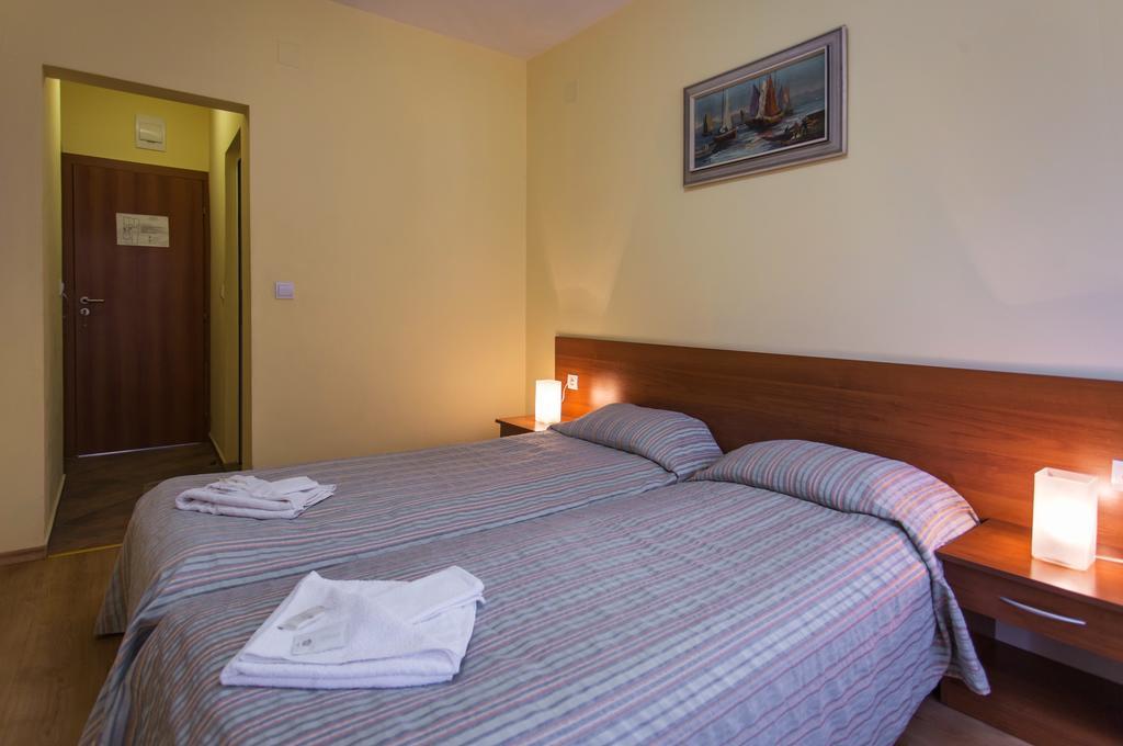 Hera Guest House Chiflik Eksteriør billede